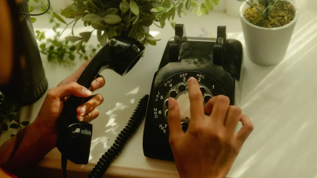 Descobre a quem pertence um número de telefone ou telemóvel