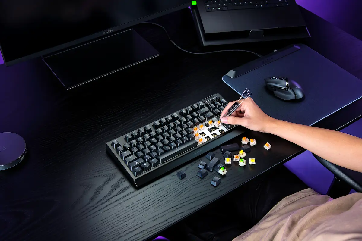 Razer BLACKWIDOW V4 TENKEYLESS HYPERSPEED