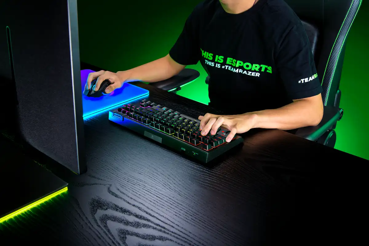 Razer BLACKWIDOW V4 TENKEYLESS HYPERSPEED