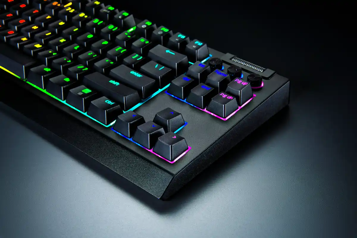 Razer BLACKWIDOW V4 TENKEYLESS HYPERSPEED