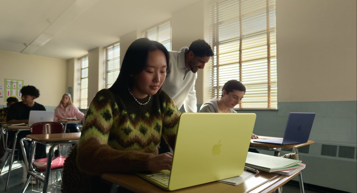 MacBook Neo Lifestyle