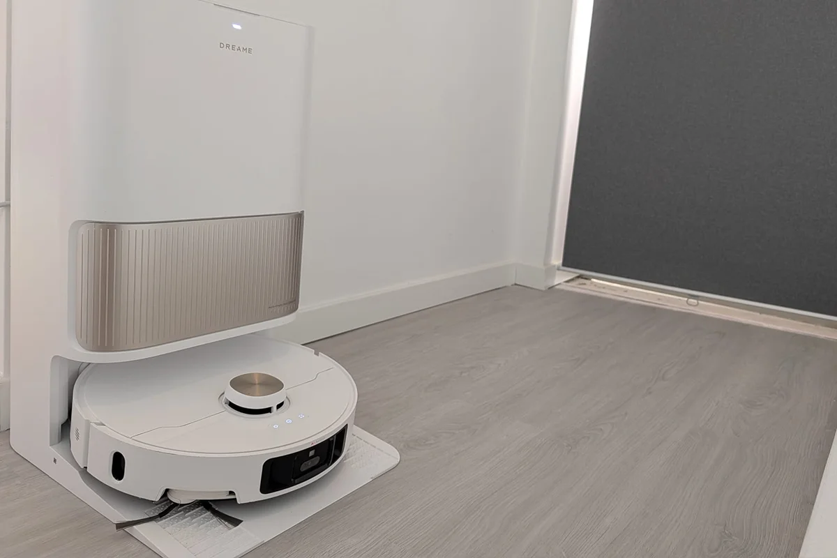 Dreame L40s Pro Ultra, o aspirador robot em branco