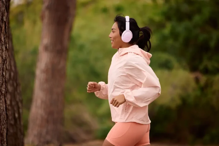 BOSE -PetalPink_AC_ParkRunning_17038