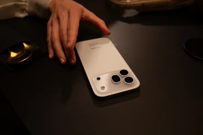 HONOR 600