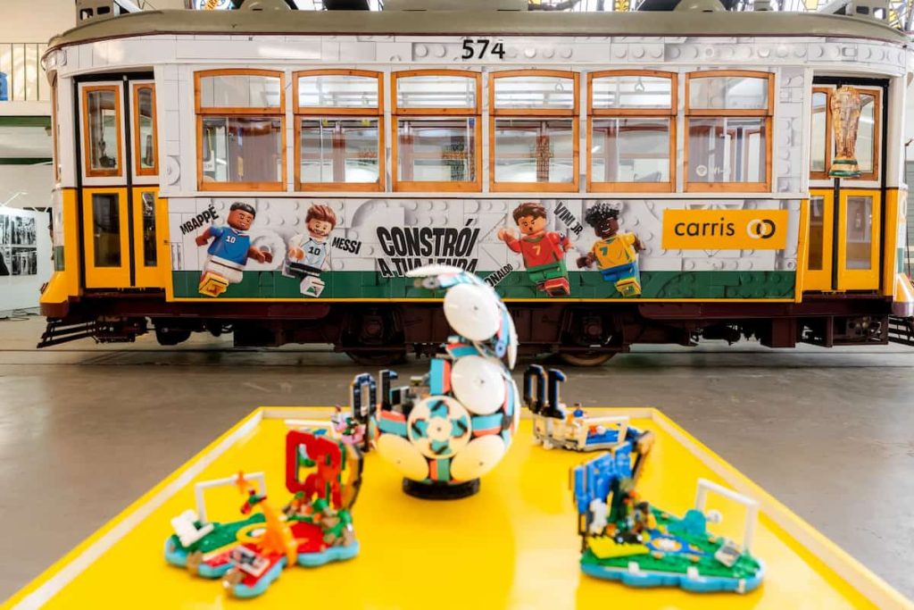 elétrico da Lego em Lisboa