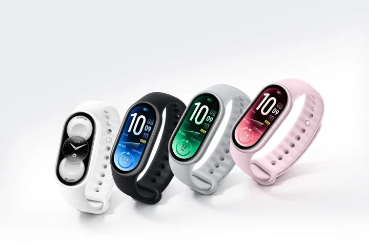 Xiaomi Smart Band 11 em várias cores, com o ecrã AMOLED ligado
